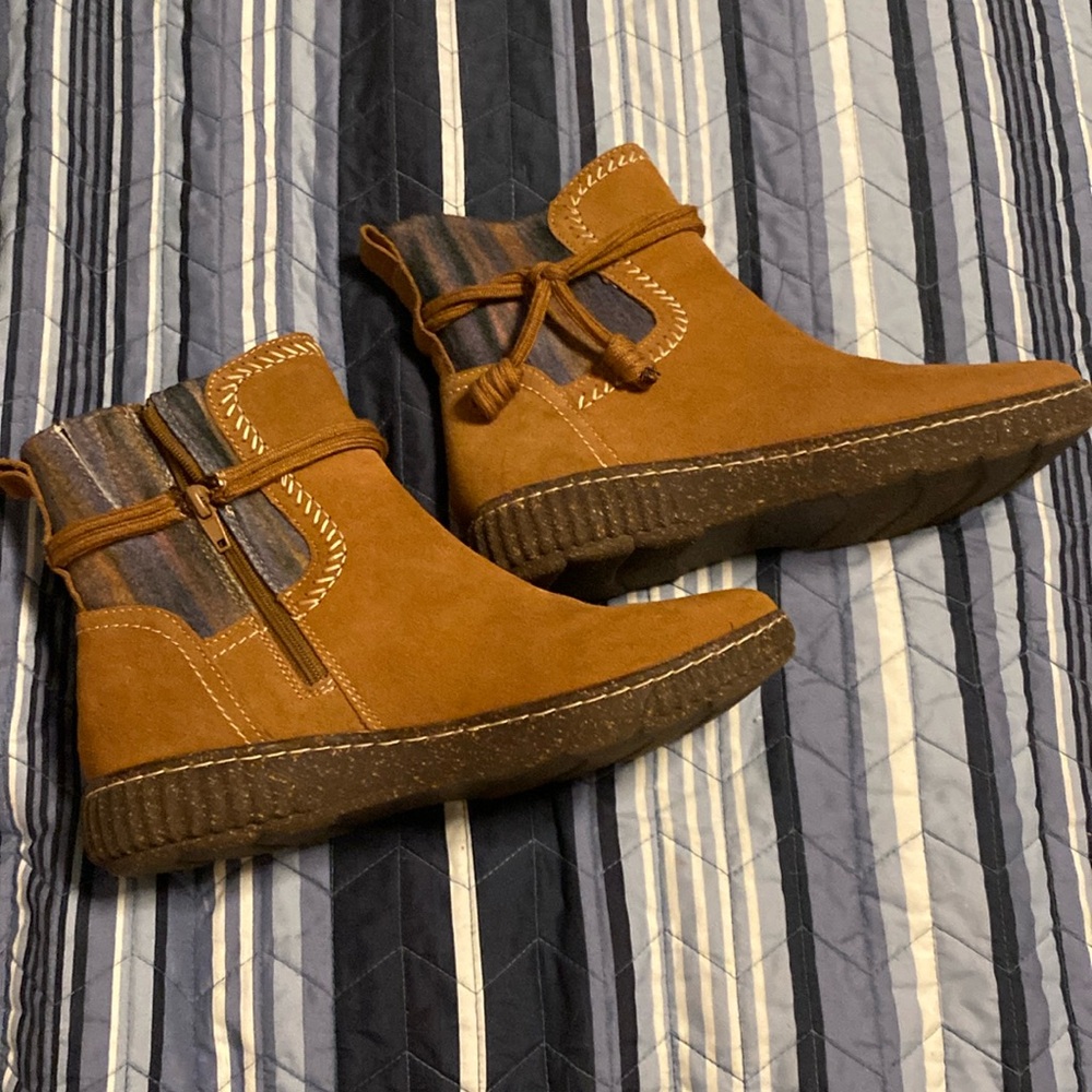 Clarks collection boots